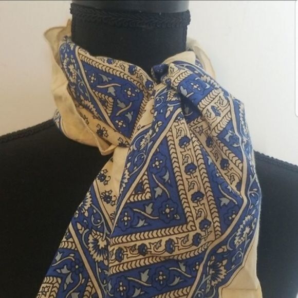 Women's scarf 30x30 inches cream and blue scarf wrap‎ - Picture 2 of 4